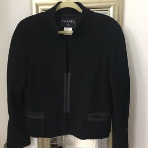 Exquisite Chanel Black Jacket Euro SZ 40